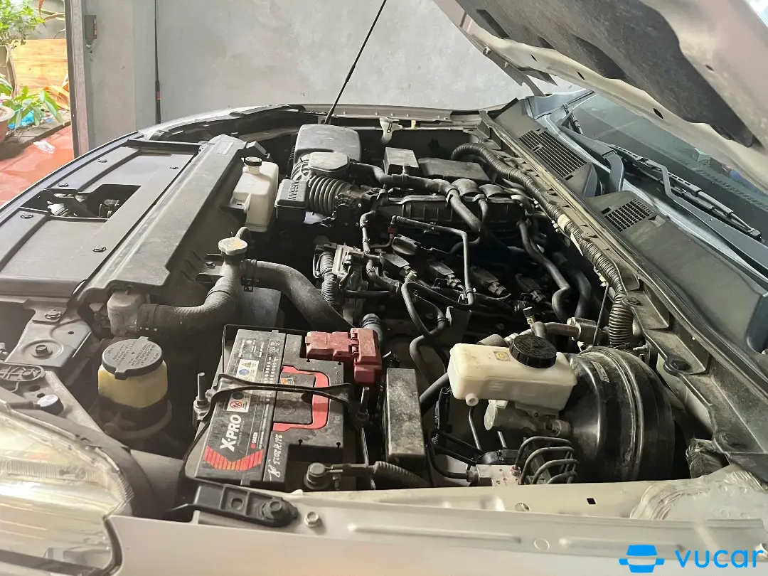 Nissan Terra V 2.5 AT 4WD 2019 - Khoang động cơ 4
