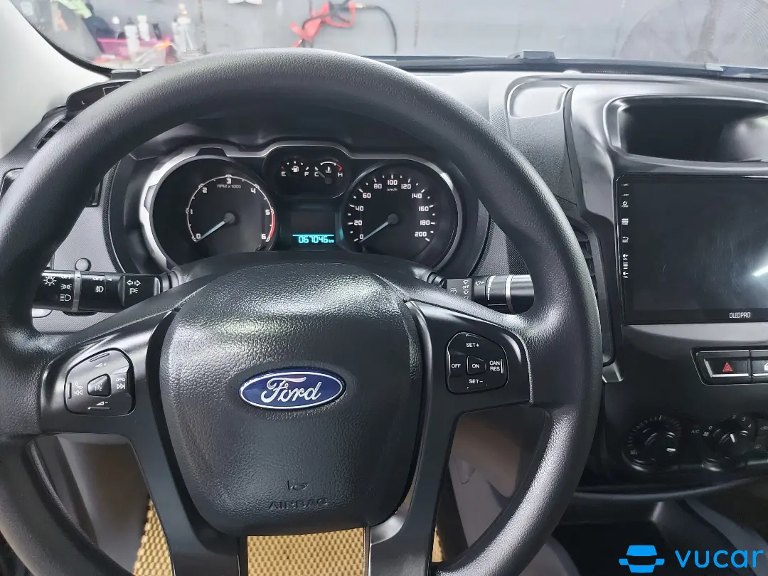 Ford Ranger XLS 2.2L 4x2 AT 2017 - Nội thất 7