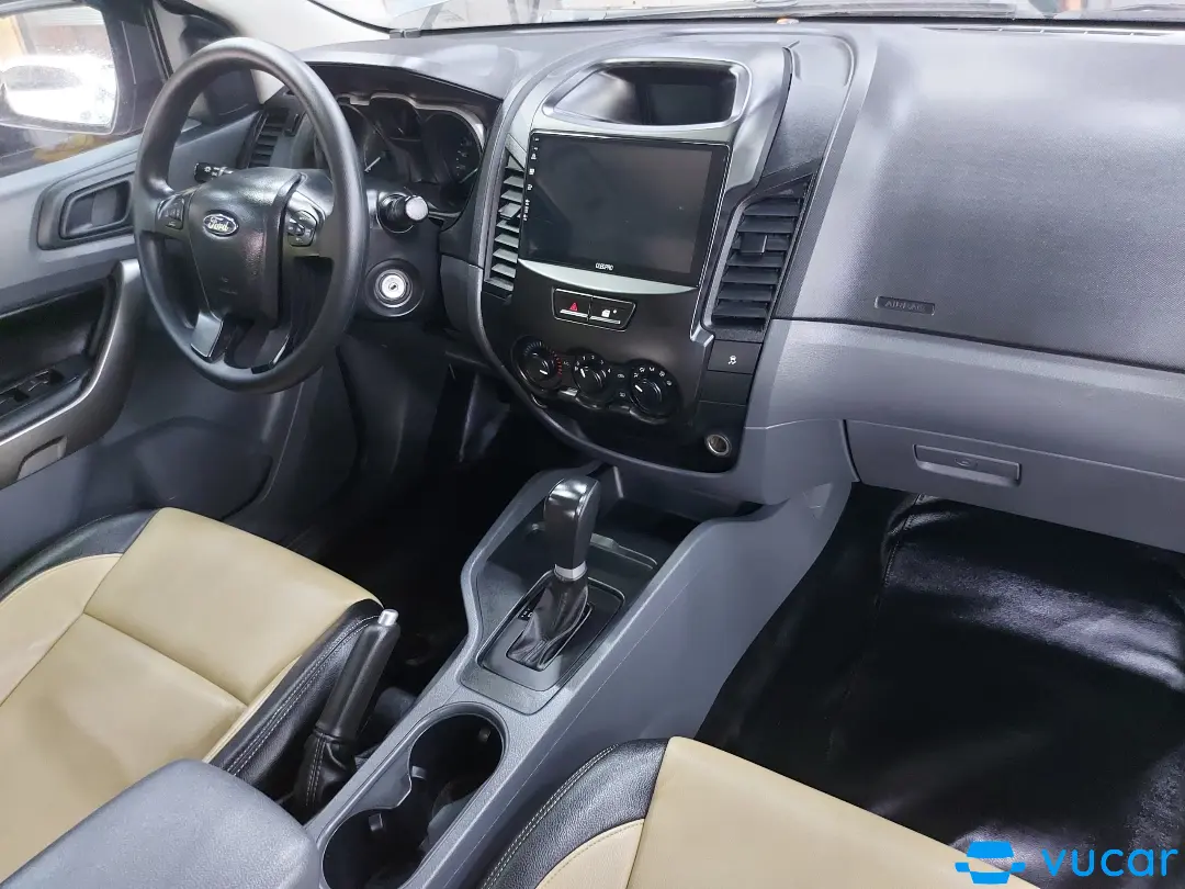 Ford Ranger XLS 2.2L 4x2 AT 2017 - Nội thất 9