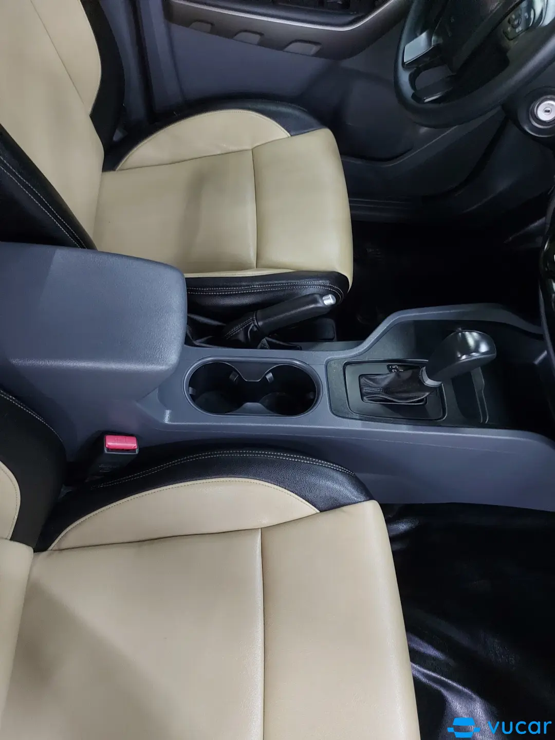 Ford Ranger XLS 2.2L 4x2 AT 2017 - Nội thất 8