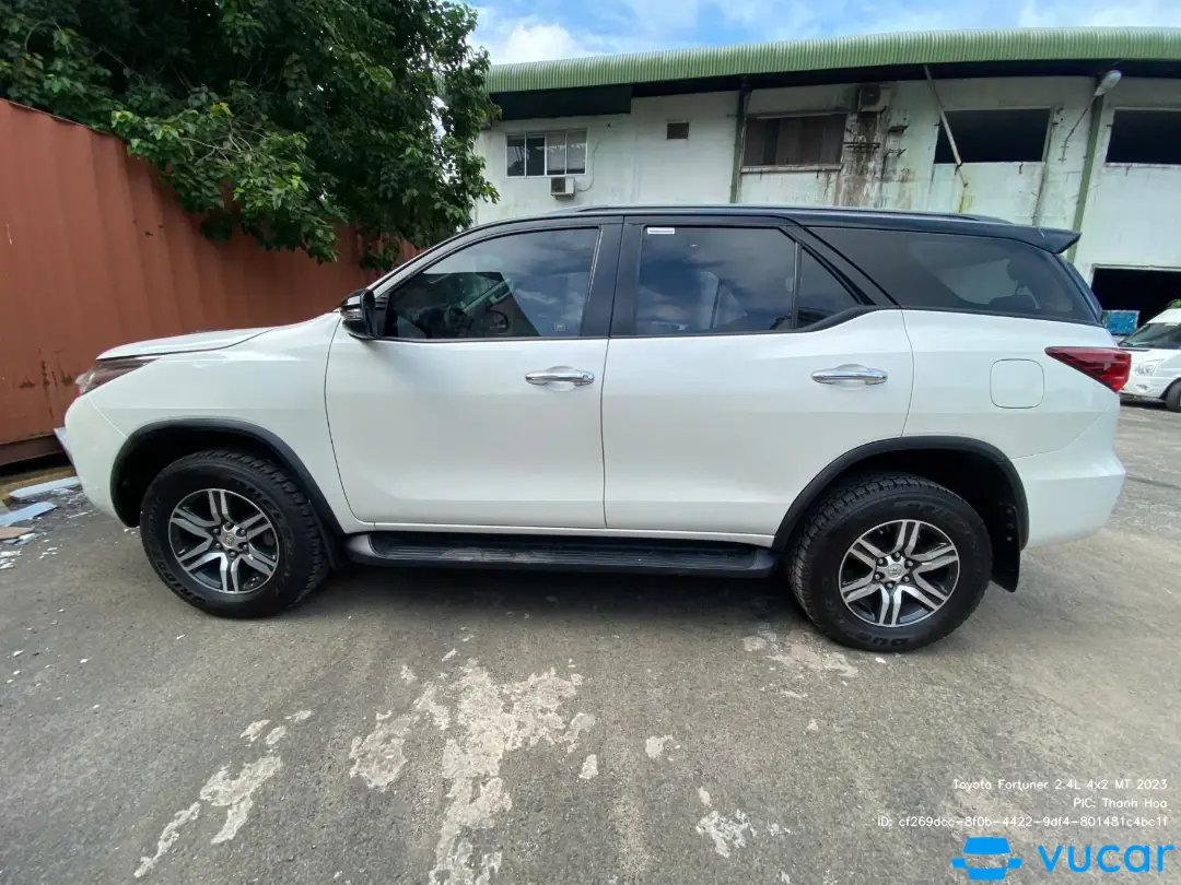 Toyota Fortuner 2.7V 4x2 AT 2019 - Ngoại thất 26