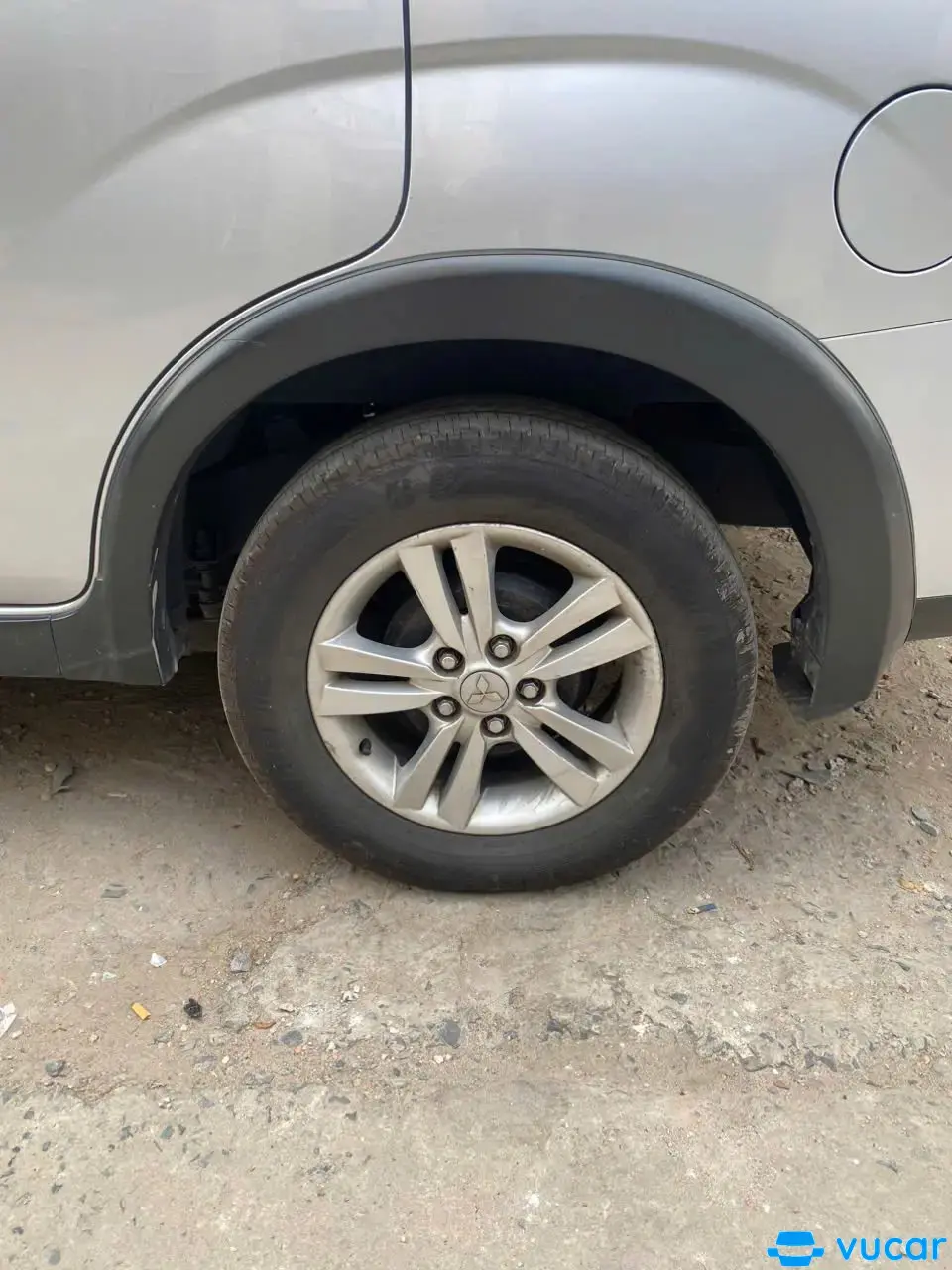 Mitsubishi Zinger GLS 2.4 MT 2009 - Ngoại thất 6