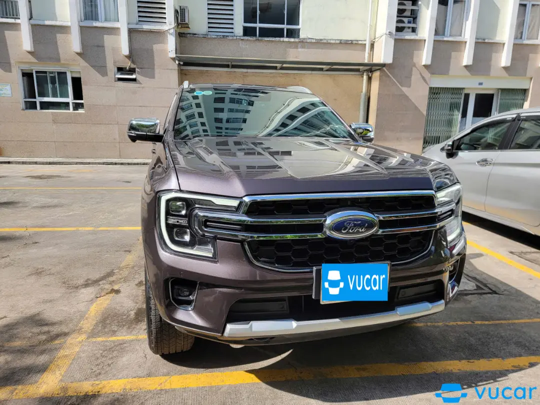 Ảnh xe Ford Everest Titatium 4x4 2 cầu 2023