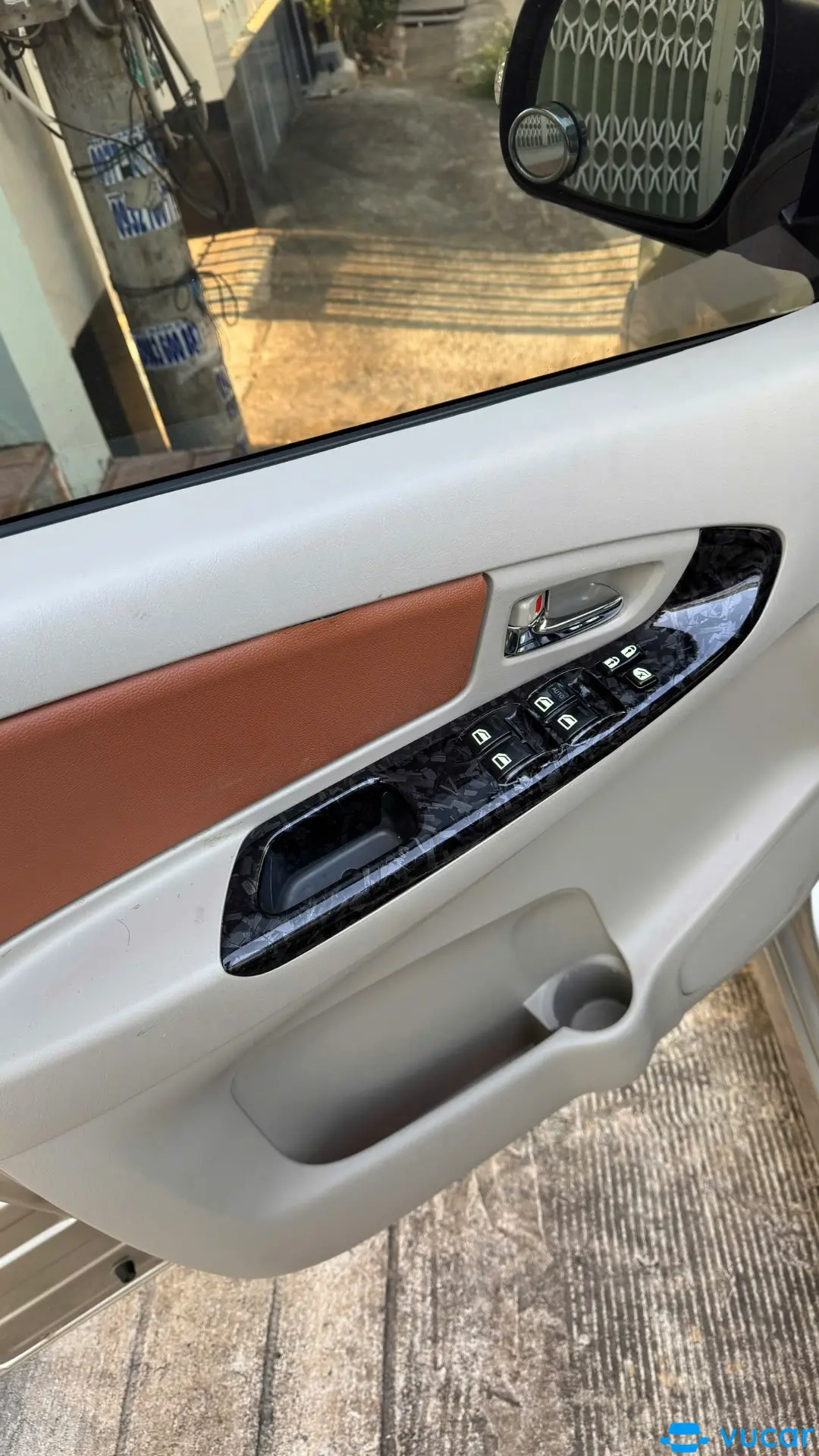 Toyota Innova 2.0 MT 2014 - Nội thất 5