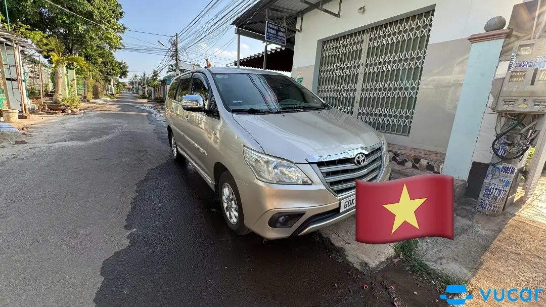 Toyota Innova 2.0 MT 2014 - Nội thất 2