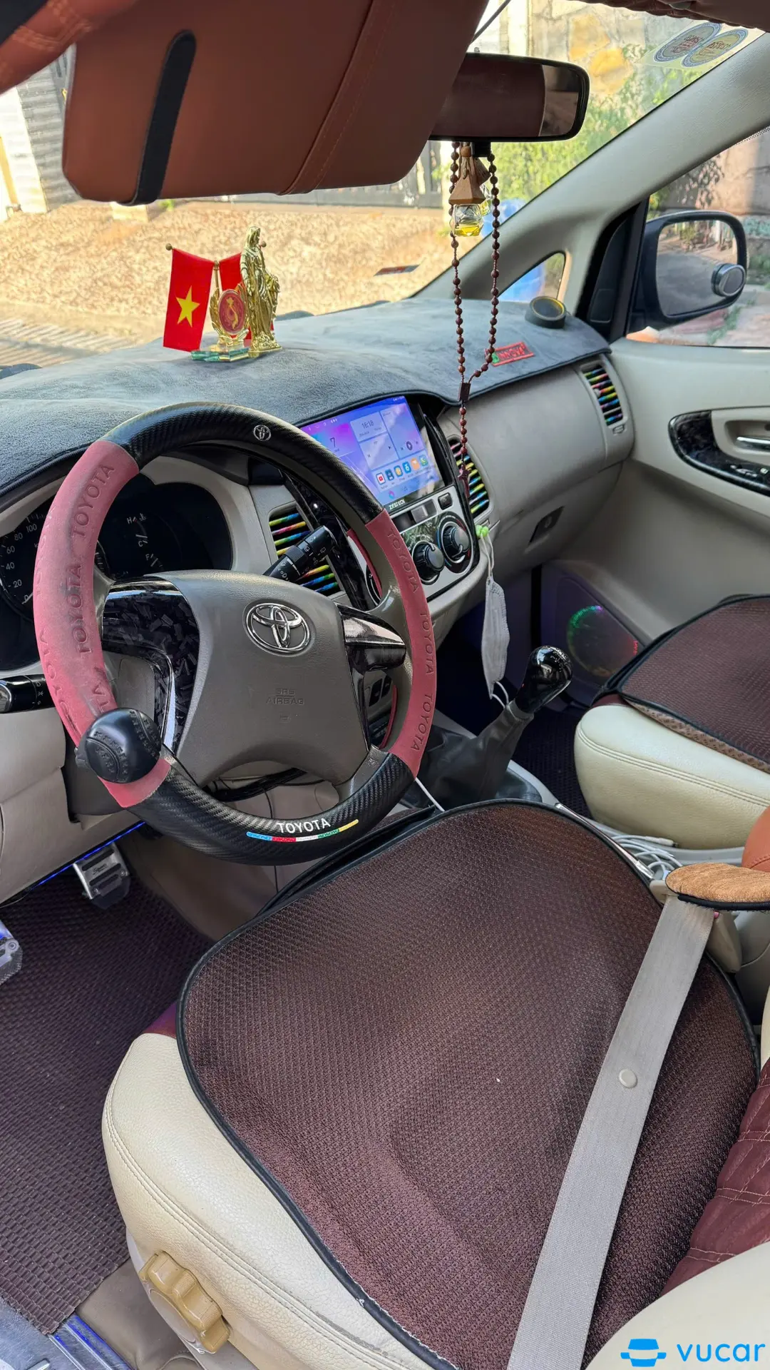 Toyota Innova 2.0 MT 2014 - Nội thất 4