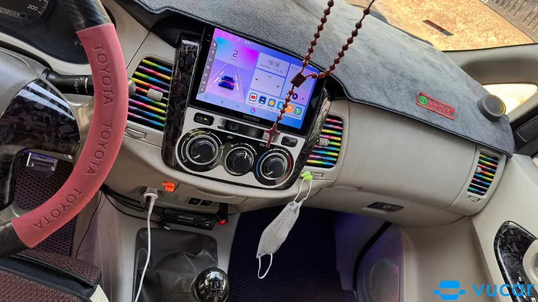 Toyota Innova 2.0 MT 2014 - Nội thất 7