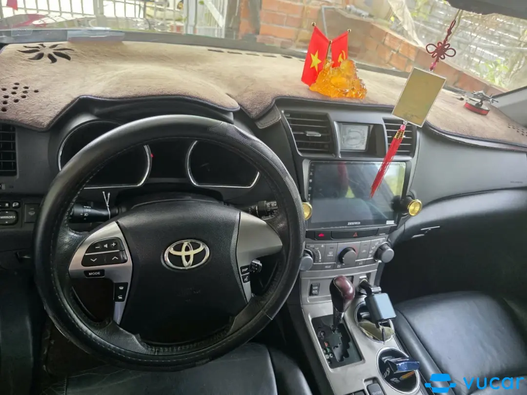 Toyota Highlander nhập Mỹ 2010 - Nội thất 5