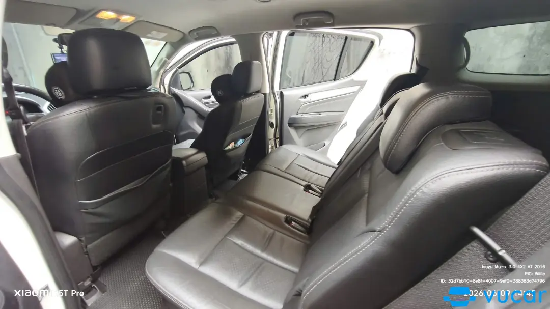 Isuzu Mu-x 3.0 4X2 AT 2016 - Nội thất 6