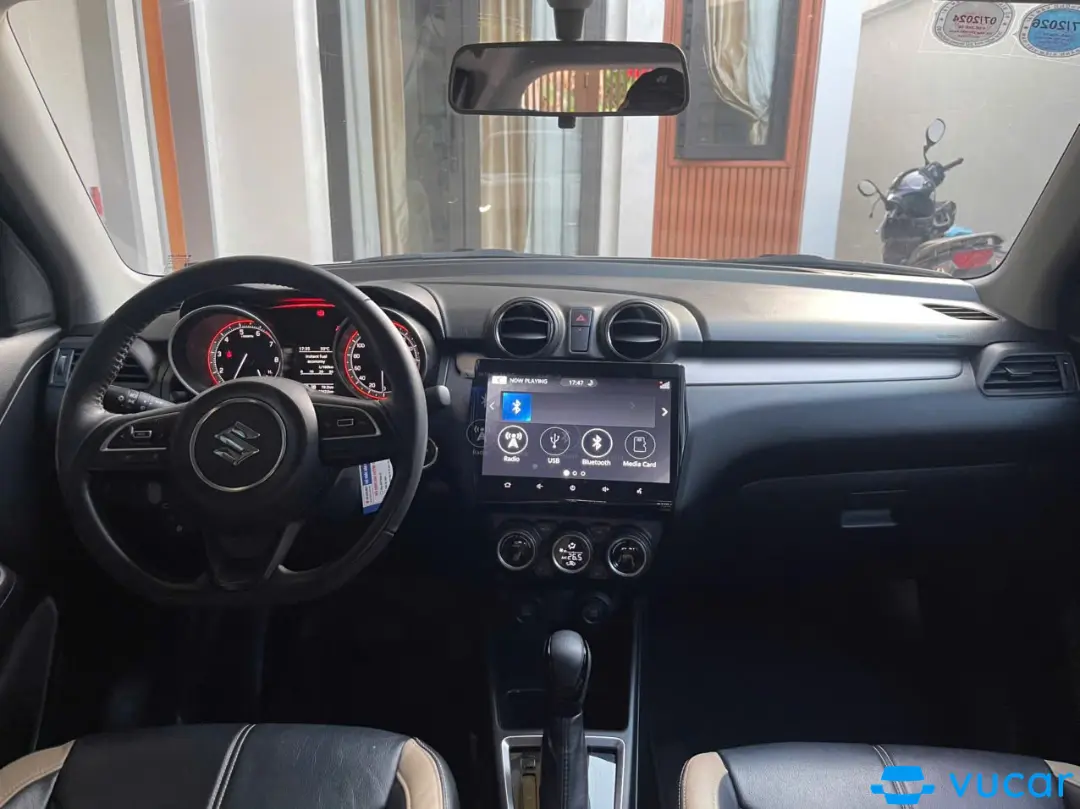 Suzuki Swift GLX 1.2 CVT 2023 - Nội thất 1