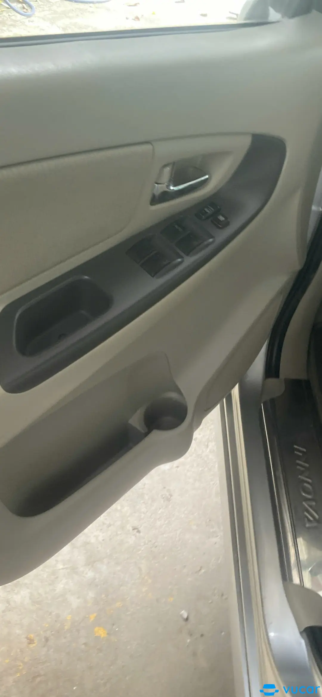 Toyota Innova STD 2015 - Nội thất 2