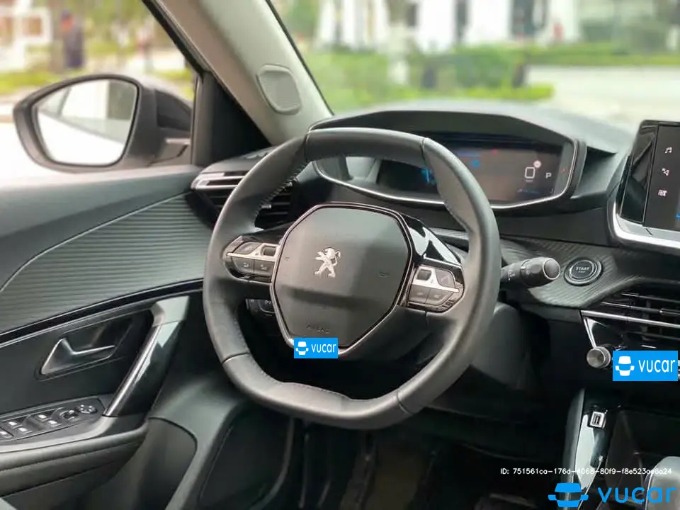 Peugeot 5008 1.6 AL 2018 - Nội thất 2