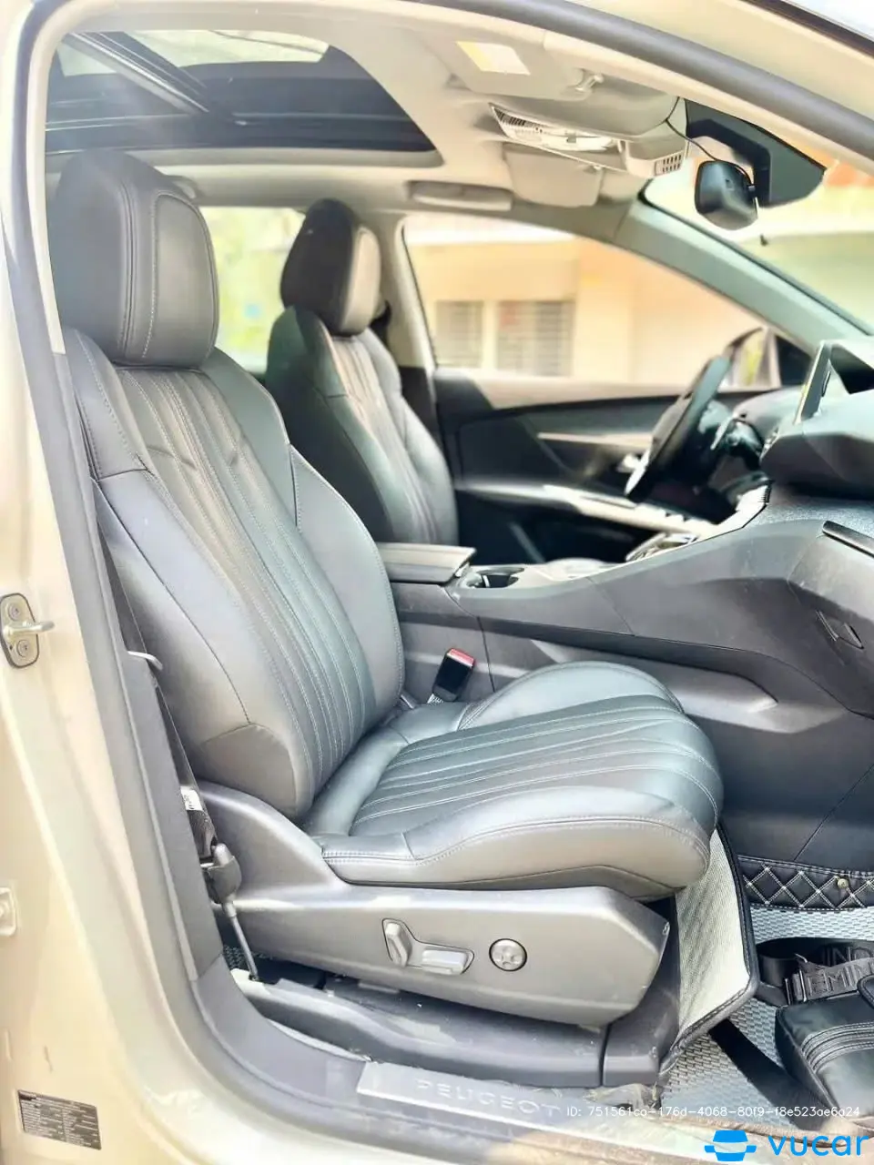 Peugeot 5008 1.6 AL 2018 - Nội thất 9