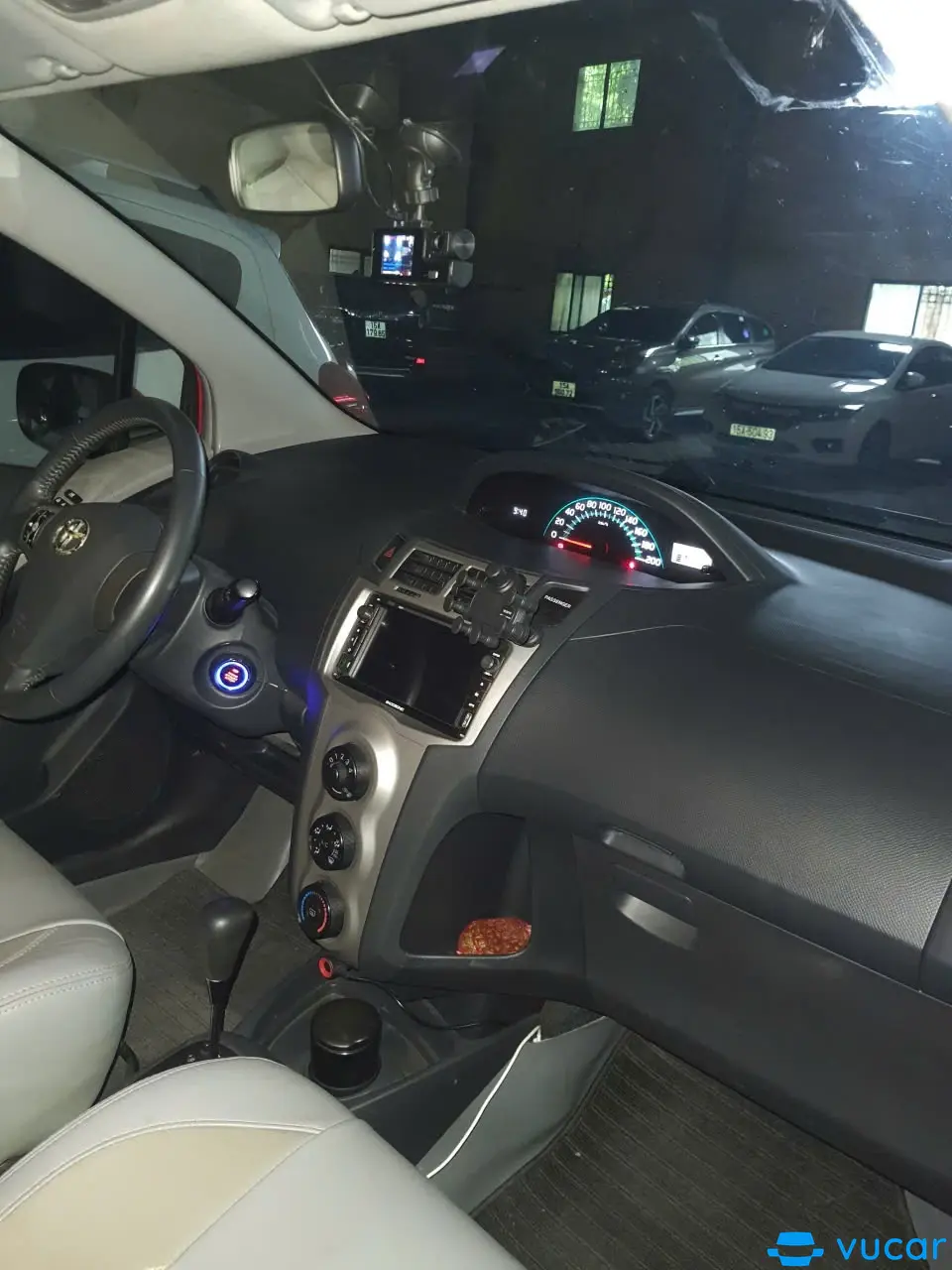 Toyota Yaris 1.3 AT 2009 - Nội thất 10