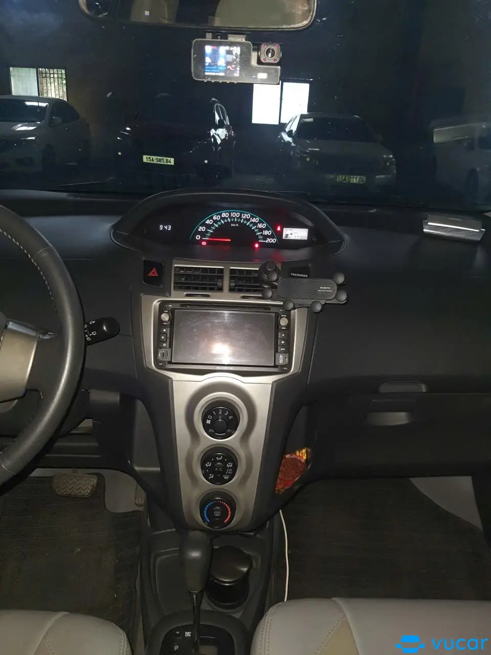 Toyota Yaris 1.3 AT 2009 - Nội thất 9