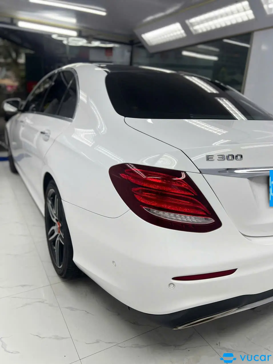 Mercedes E class E300 AMG 2017 - Ngoại thất 2