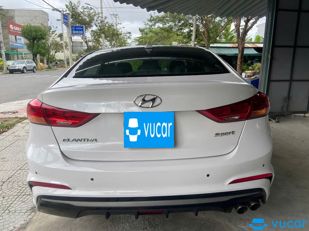 Hyundai Elantra Sport 1.6 AT 2018 - Ngoại thất 3