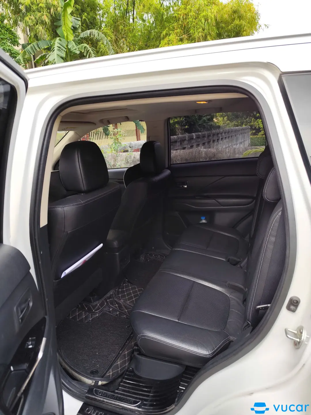 Mitsubishi Outlander 2.0 CVT Premium 2019 - Nội thất 3