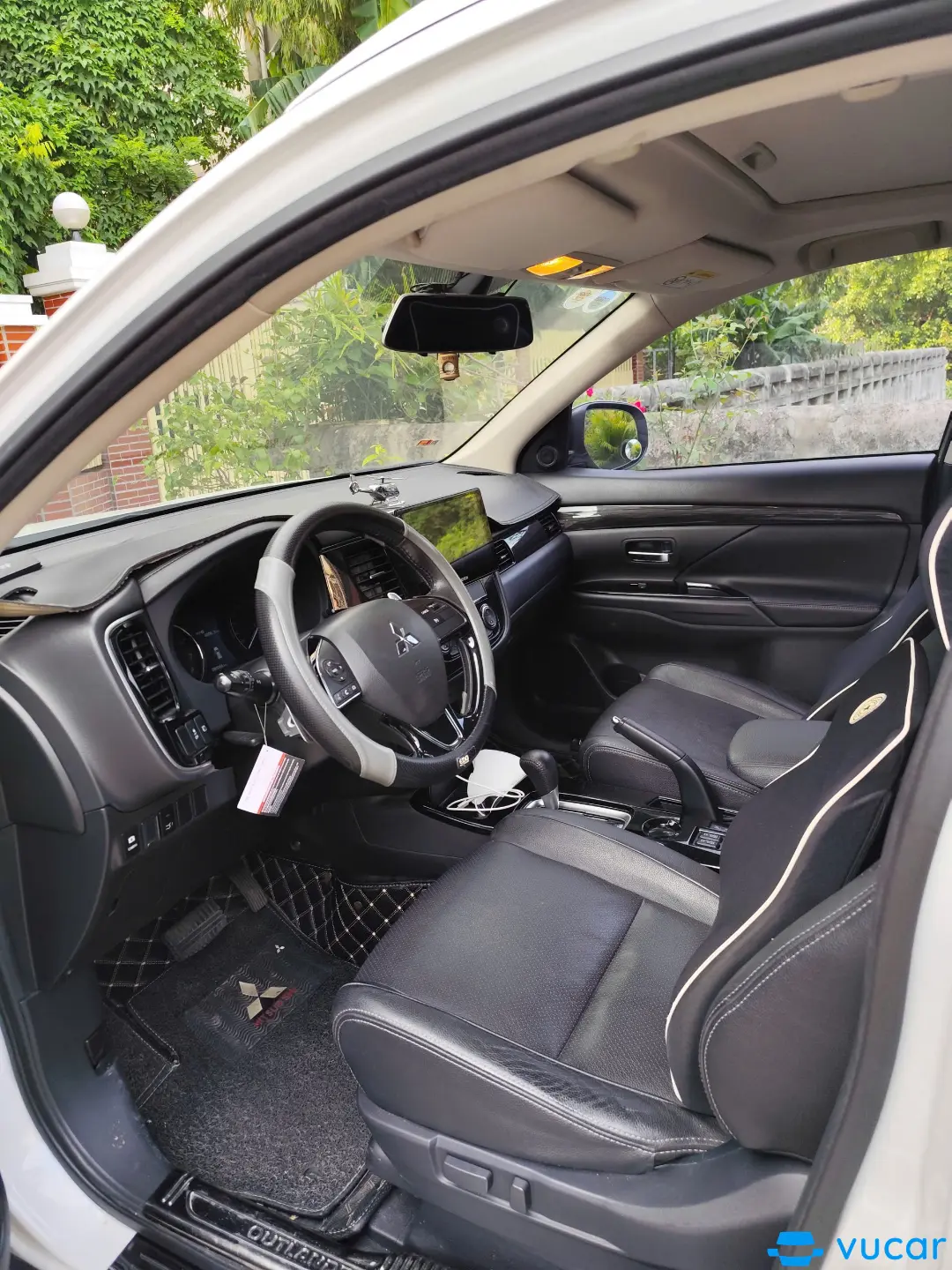 Mitsubishi Outlander 2.0 CVT Premium 2019 - Nội thất 5
