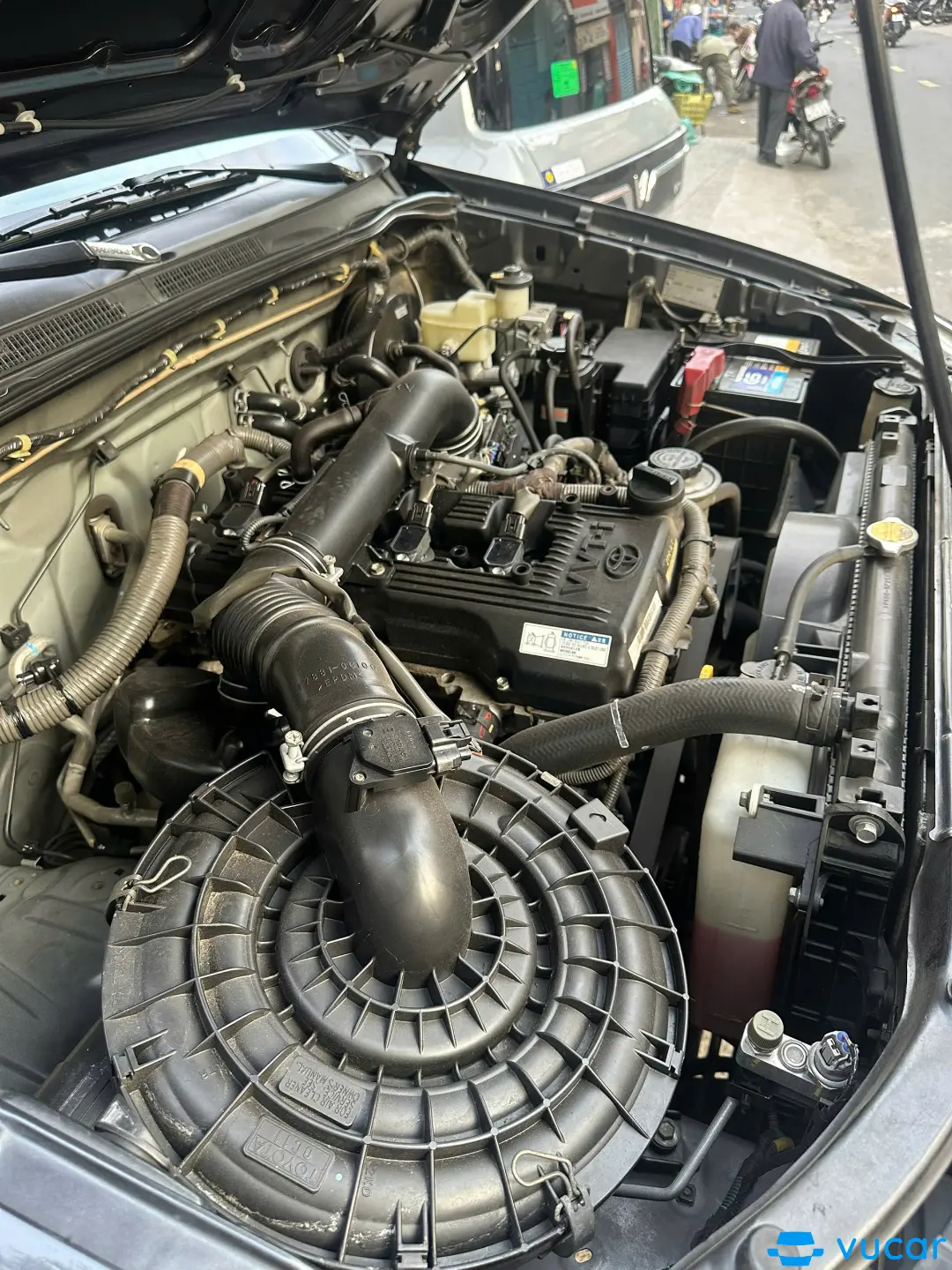 Toyota Fortuner AT 2.7V 1 cầu 2013  - Khoang động cơ 1
