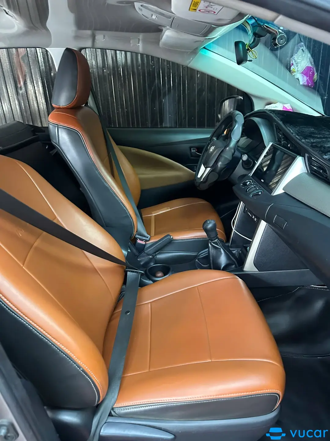 Toyota Innova 2.0E 2016 - Nội thất 2