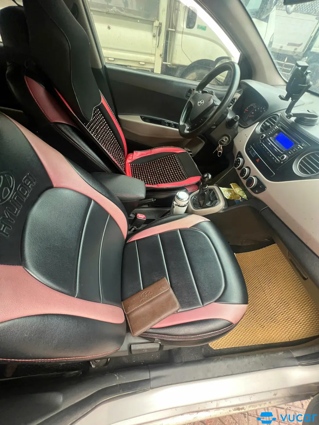 Huyndai i10 hatback , 2014 , số sàn , odo 50v - Nội thất 2