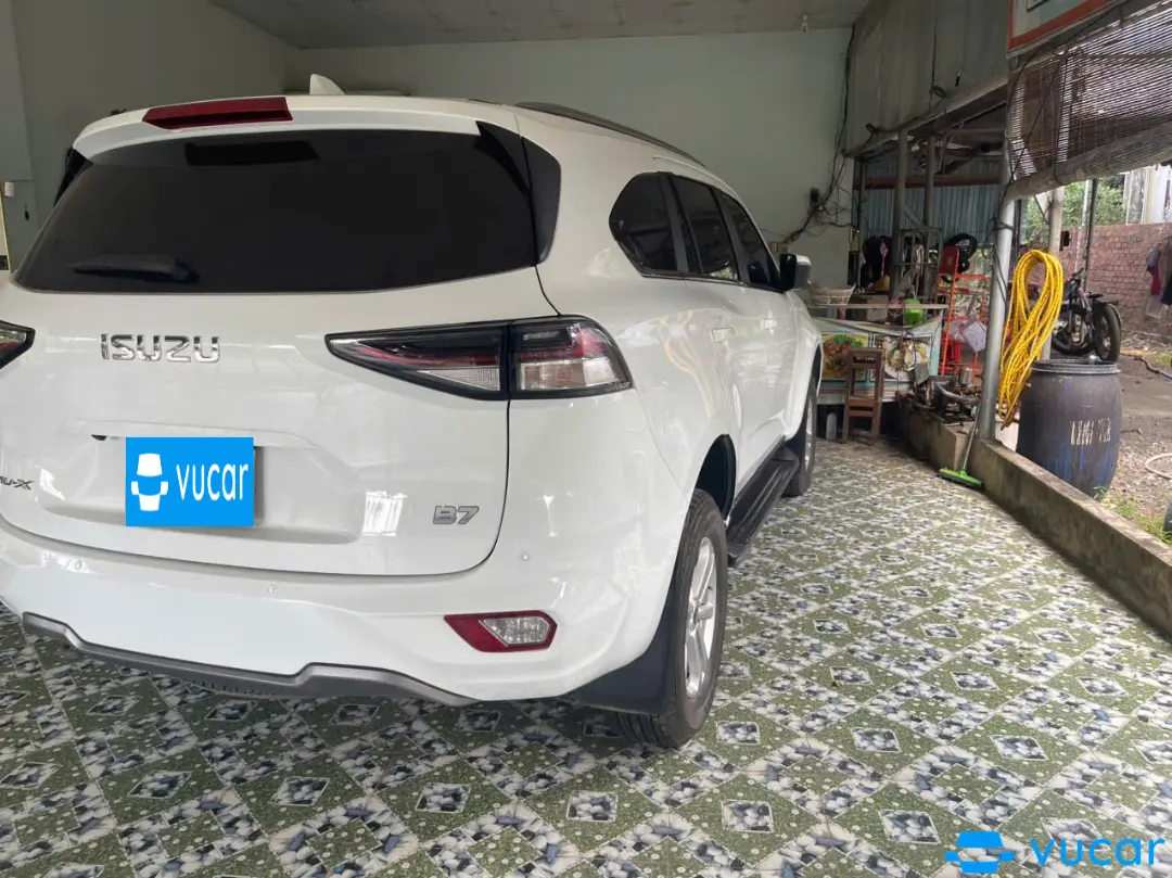 Ảnh xe Isuzu MU-X  2022 - ảnh 2