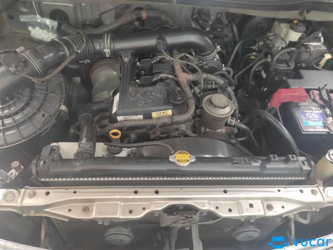 Toyota Innova 2.0E 2014 - Khoang động cơ 3
