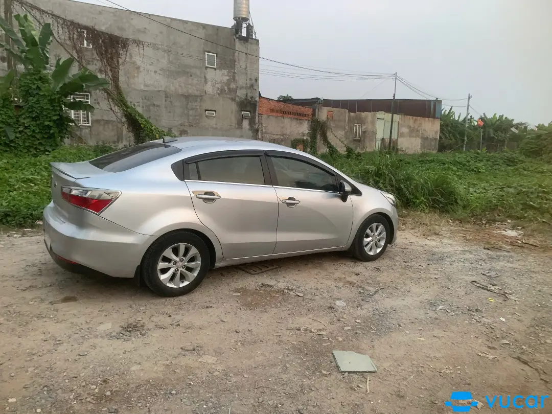 Kia số sàn 2017 - Ngoại thất 3