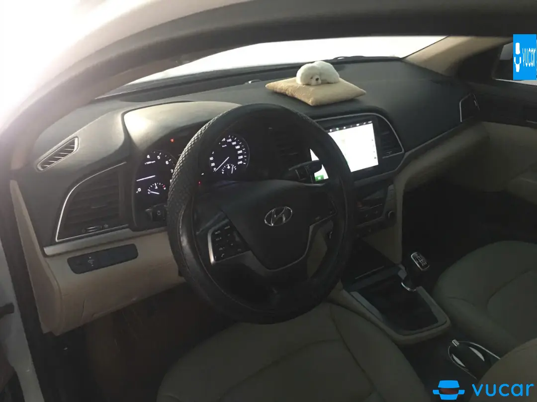 Hyundai Elantra số sàn 2019 - Nội thất 1