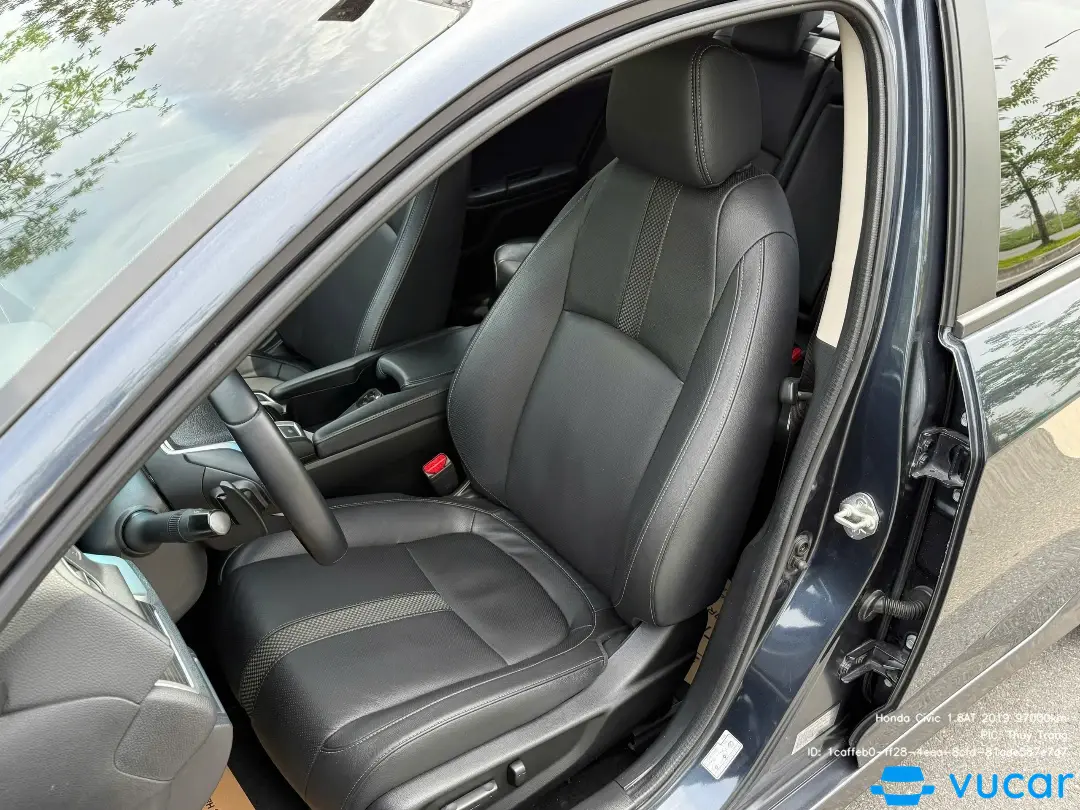 Honda Civic 1.8AT 2019 97000km - Nội thất 1