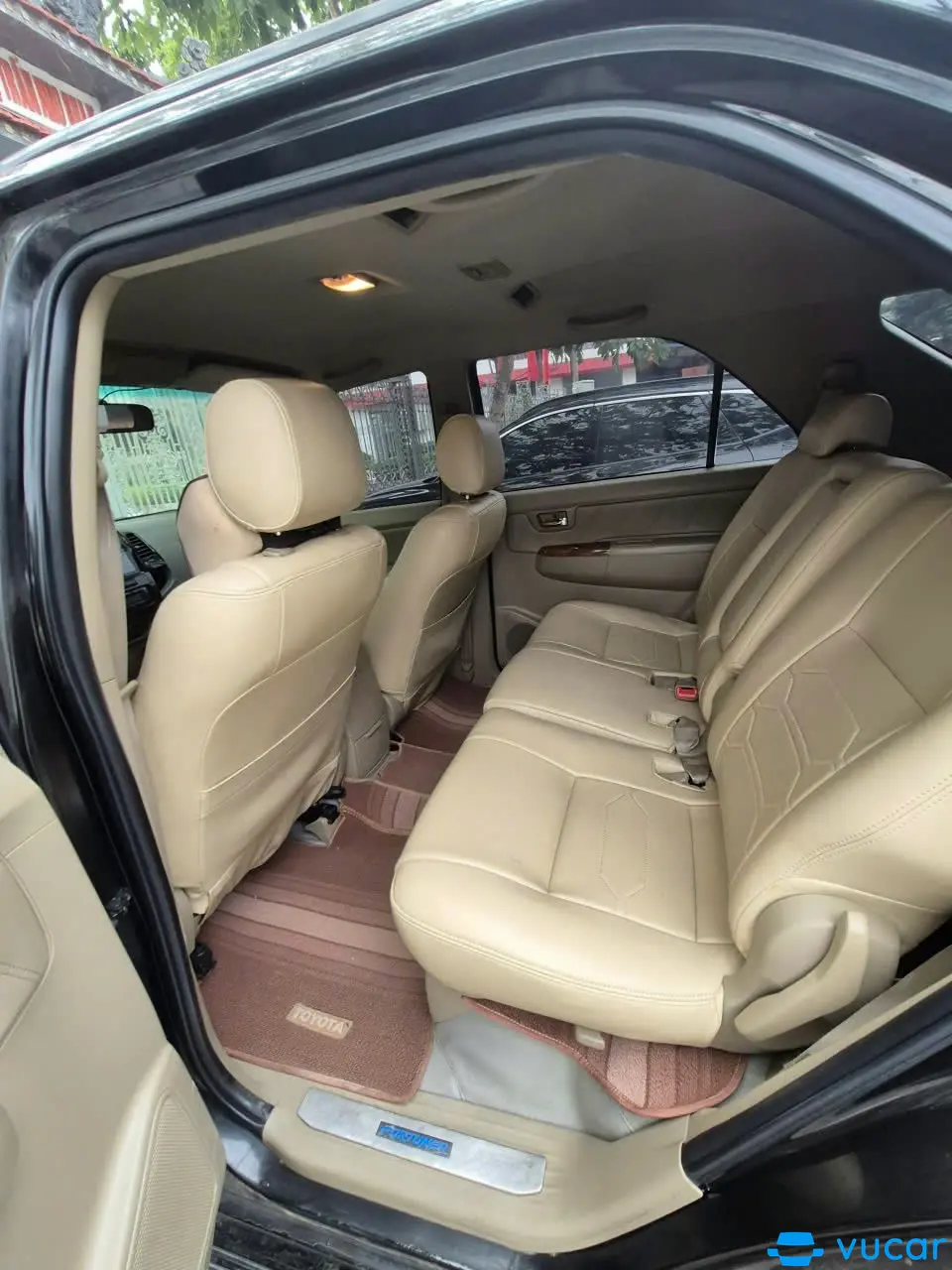 Toyota Fortuner 2.7V 4x4 AT 2009 - Nội thất 1