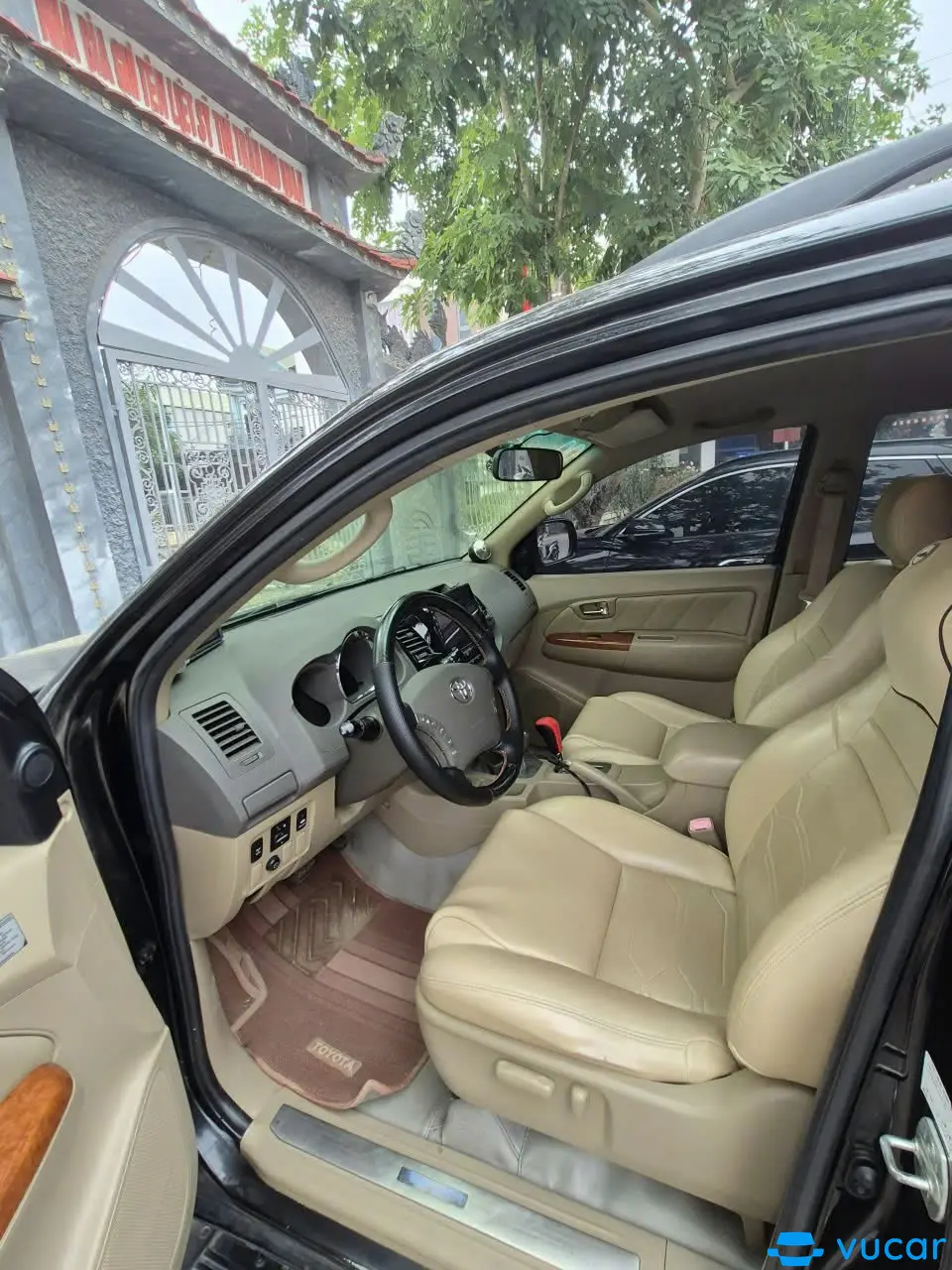 Toyota Fortuner 2.7V 4x4 AT 2009 - Nội thất 2