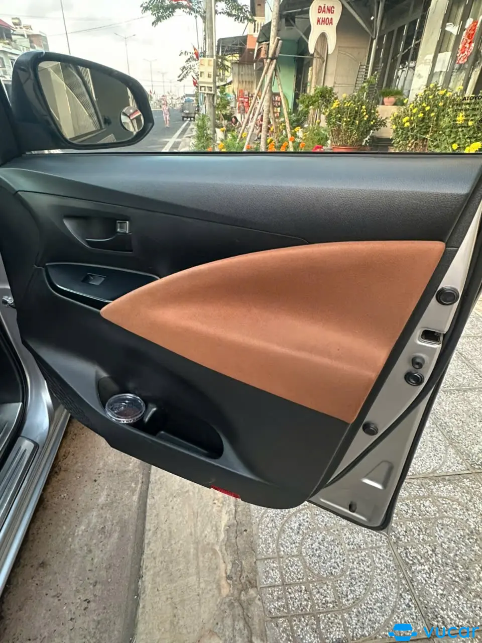 Toyota Innova 2.0E 2019 - Nội thất 2