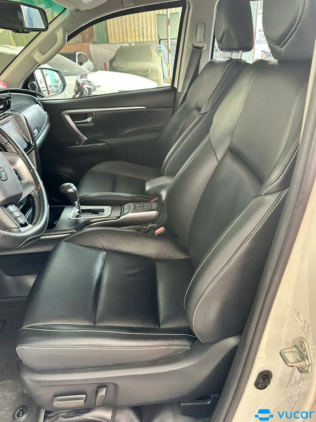 Toyota Fortuner 2.7V 4x2 AT 2021 - Nội thất 7