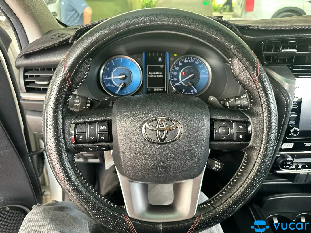 Toyota Fortuner 2.7V 4x2 AT 2021 - Nội thất 2