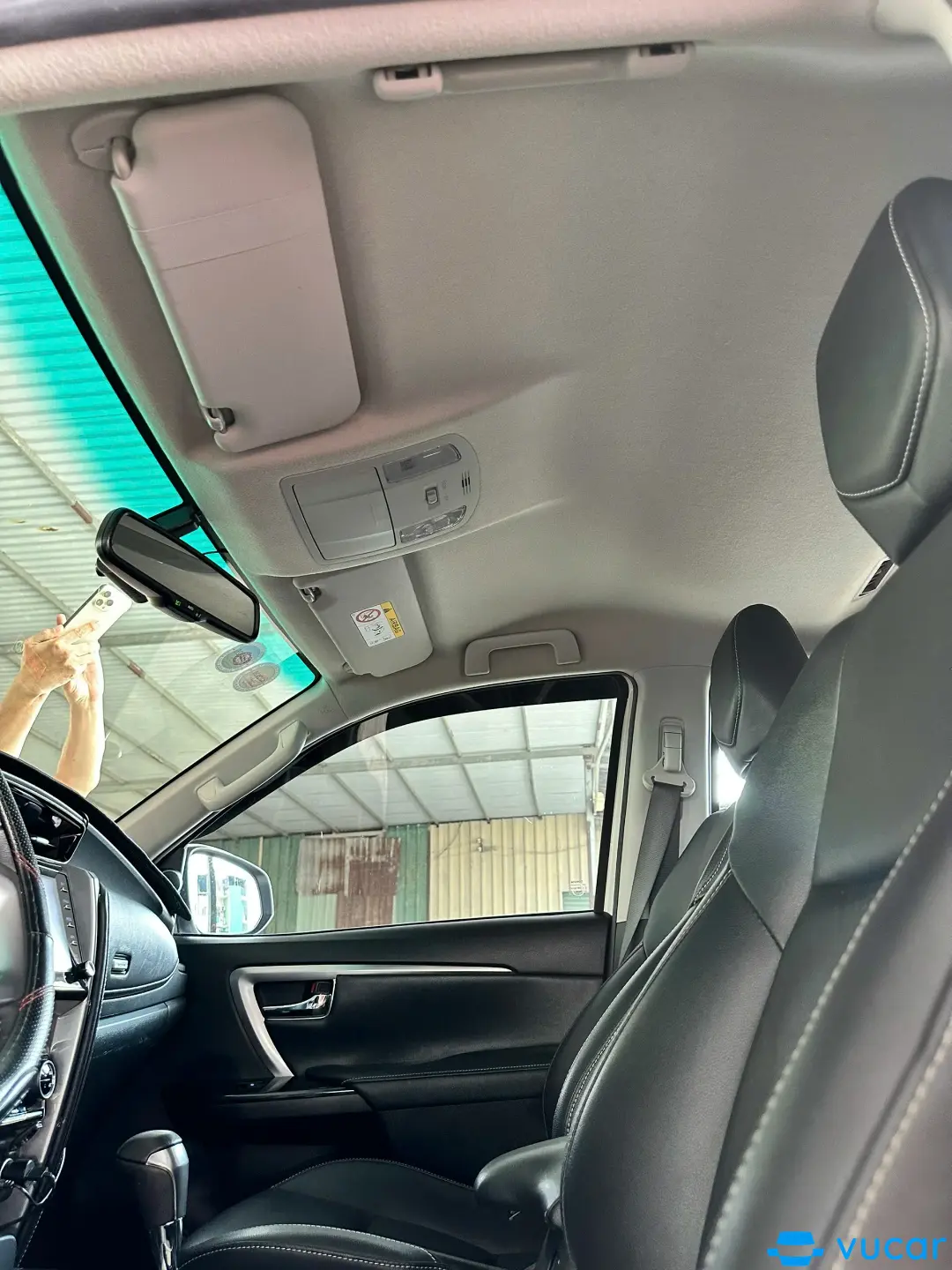 Toyota Fortuner 2.7V 4x2 AT 2021 - Nội thất 3
