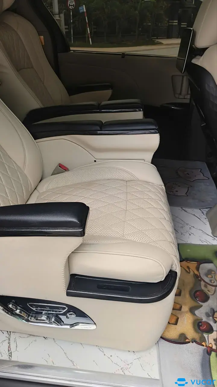 Toyota Sienna LE 2.7 2010 - Nội thất 3