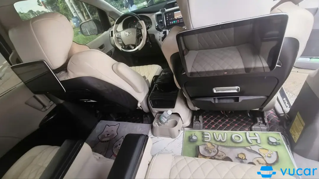 Toyota Sienna LE 2.7 2010 - Nội thất 6