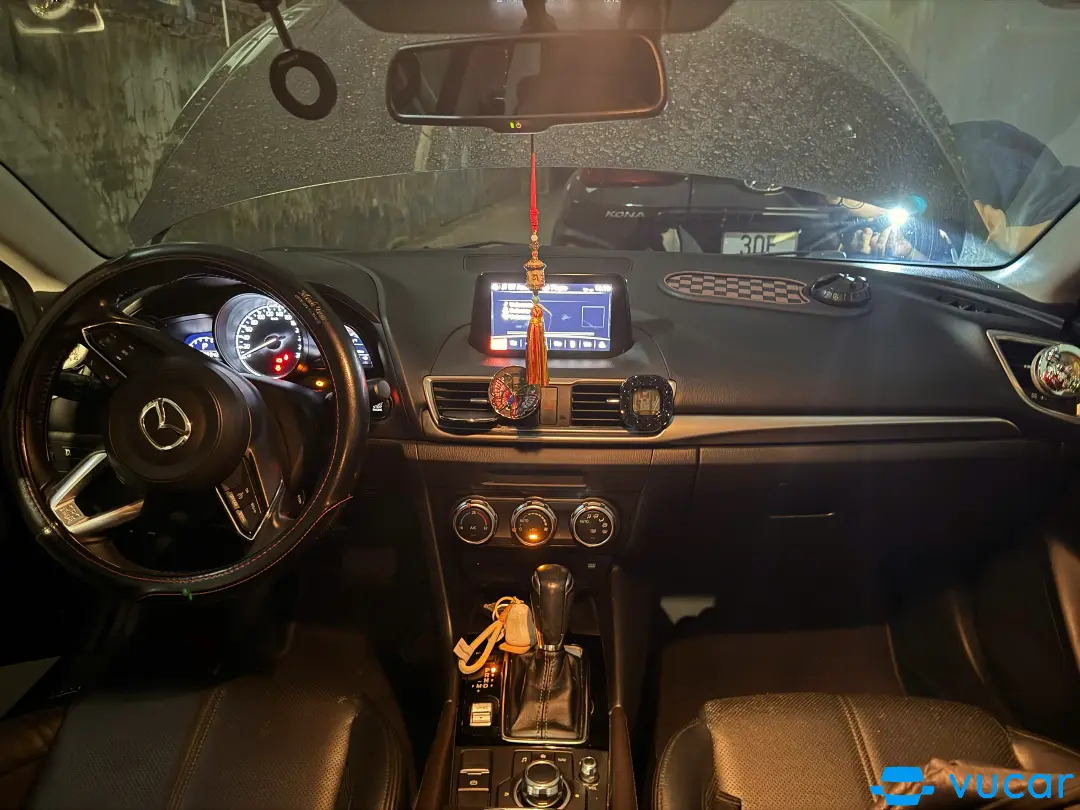 Mazda 3 1.5 AT 2018 - Nội thất 9