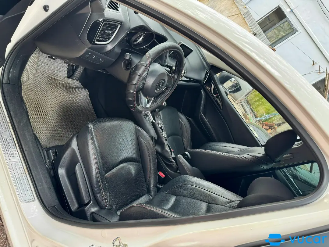 Mazda 3 1.5 AT 2016 - Nội thất 4
