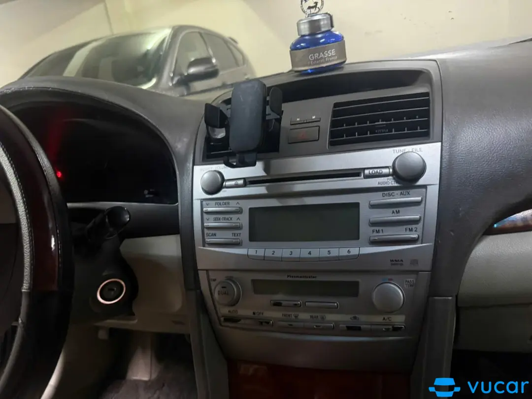 Toyota Camry 2.4G 2010 - Nội thất 9