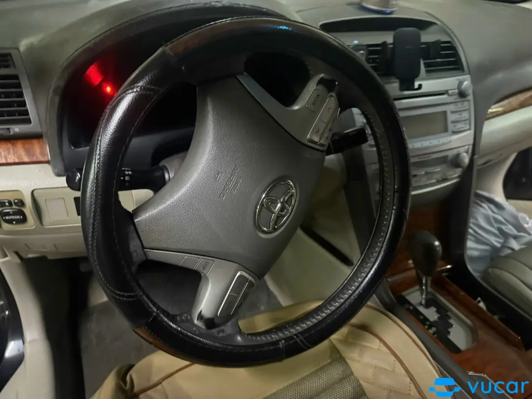 Toyota Camry 2.4G 2010 - Nội thất 11