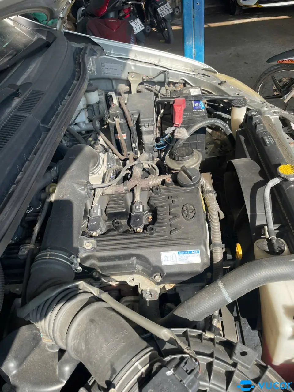 Toyota Innova 2.0E 2014 - Khoang động cơ 1