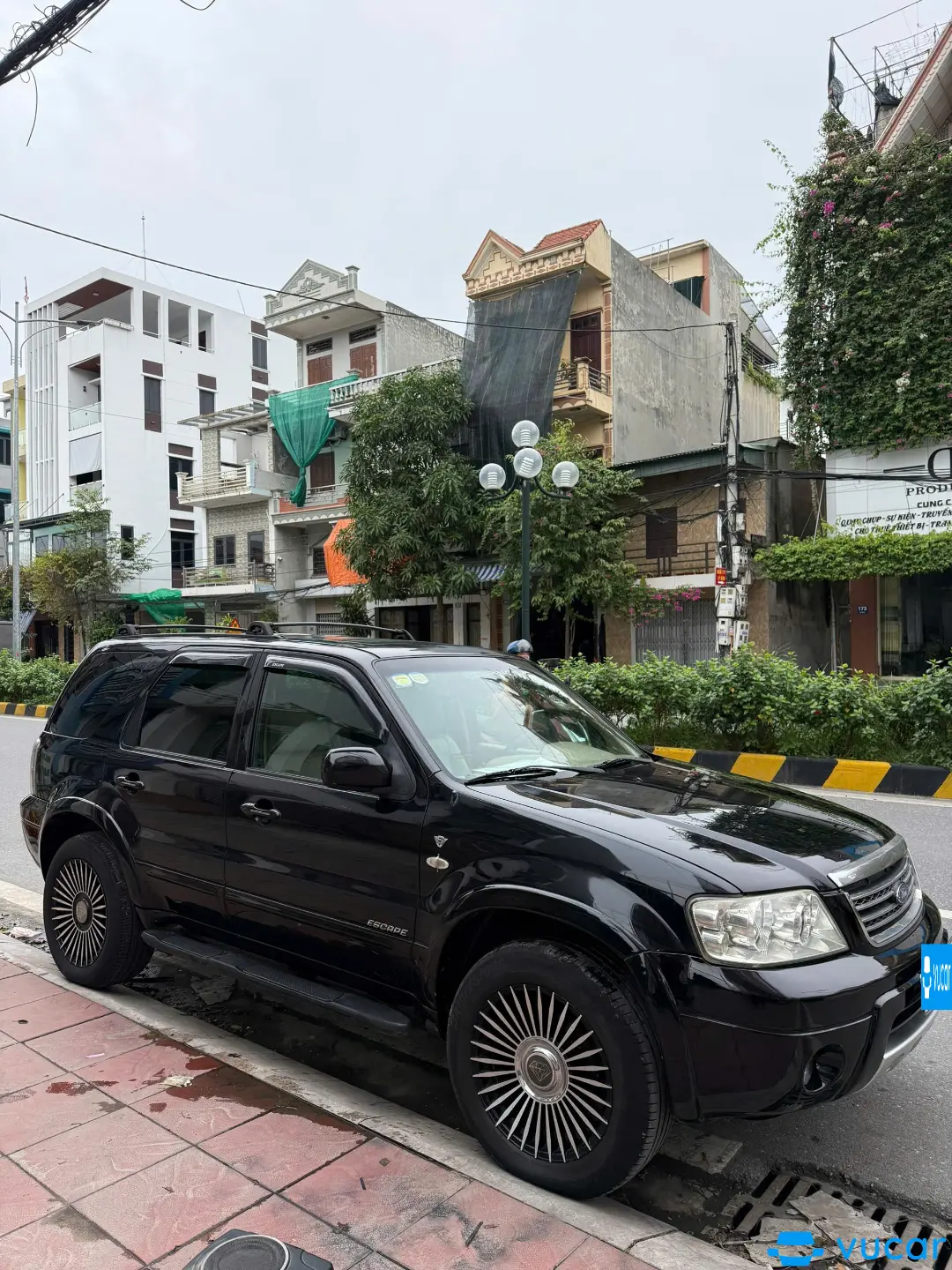 Ford Escape 3.0 V6 2004 - Ngoại thất 7