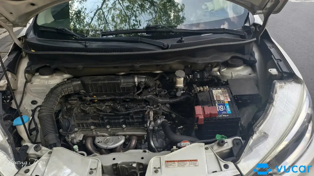 Suzuki Ertiga Hybrid 1.5 AT 2022 - Khoang động cơ 1