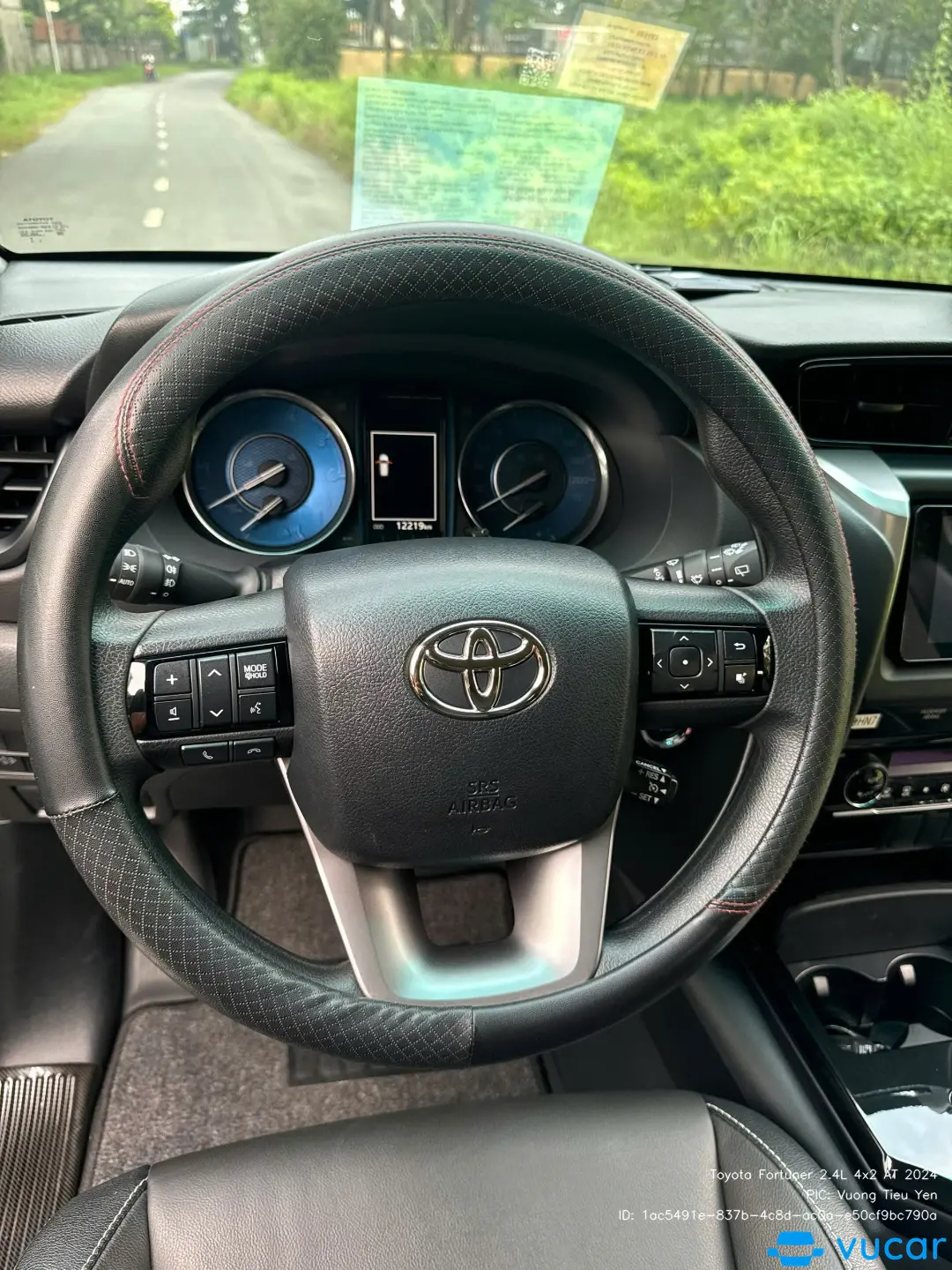 Toyota Fortuner 2.4L 4x2 AT 2024 - Nội thất 3