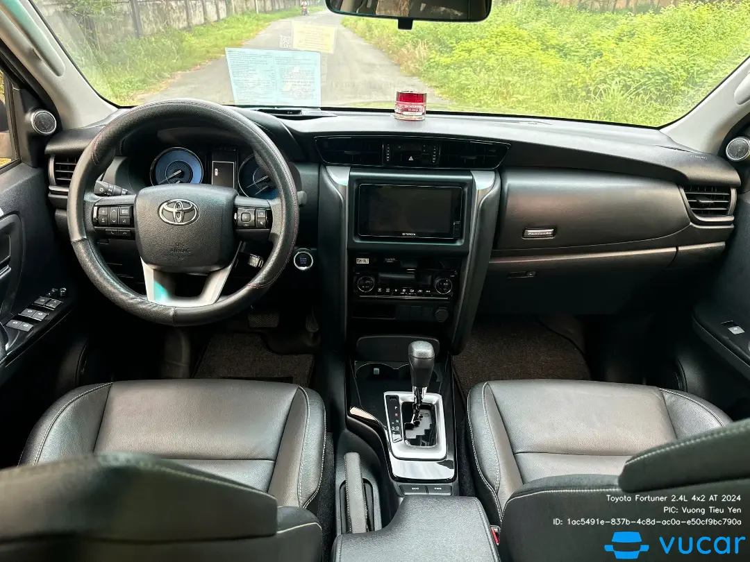 Toyota Fortuner 2.4L 4x2 AT 2024 - Nội thất 4