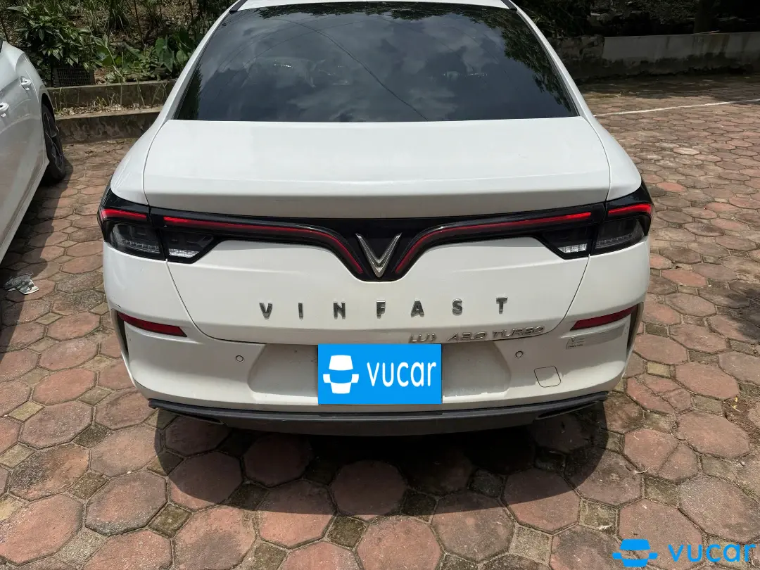 Ảnh xe VinFast Lux a 2.0 Premium 2.0 AT 2021 - ảnh 3