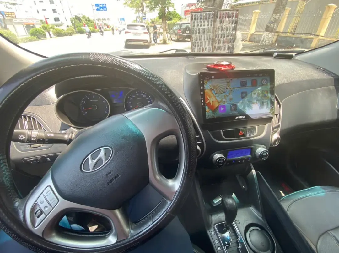 Hyundai Tucson 2.0 AT 4WD 2011 - Nội thất 2